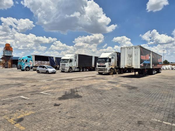 2 100  m² Industrial space