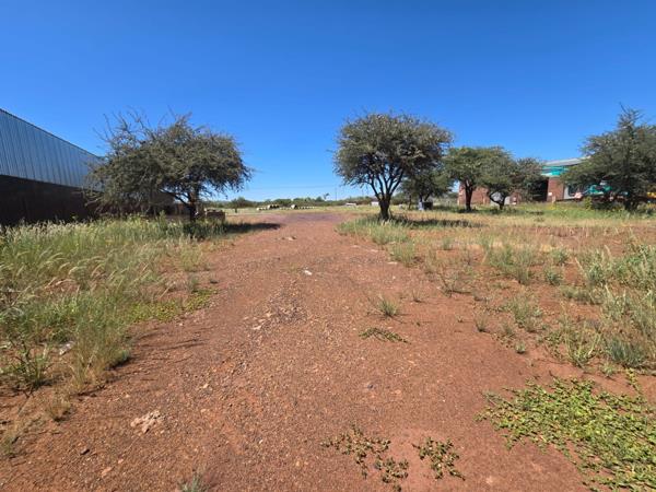 2 593 m² Land