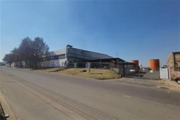 12 732  m² Industrial space