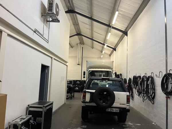 248  m² Industrial space