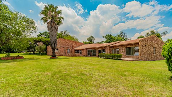 8 565 m² Smallholding