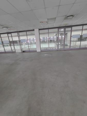 193  m² Commercial space