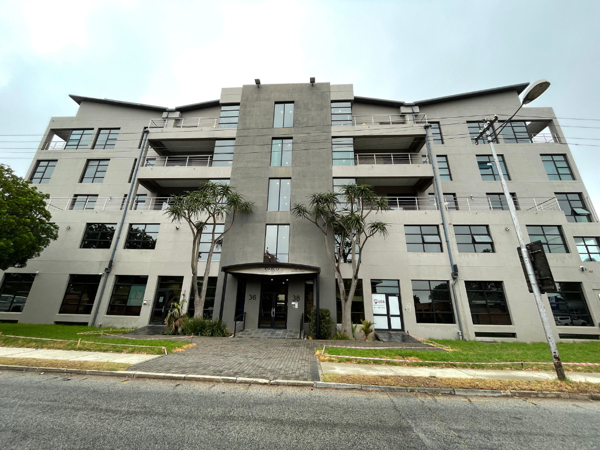 236  m² Commercial space