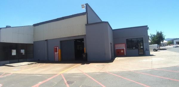 484  m² Industrial space