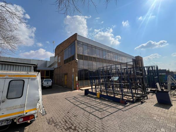 3 700 m² Industrial space