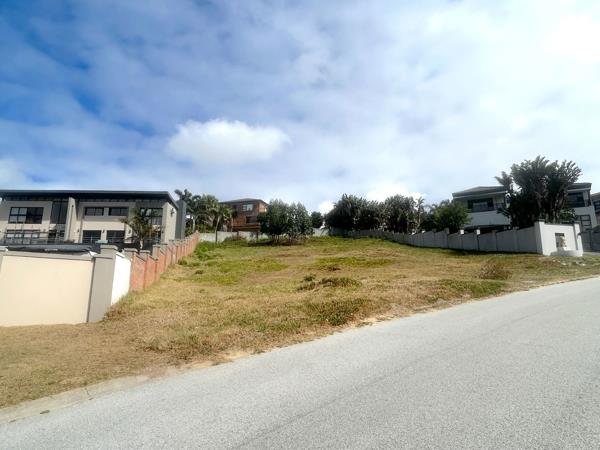 1 377 m² Land