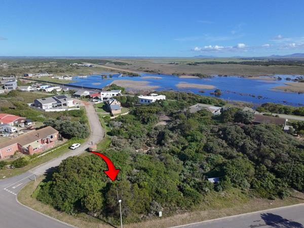 737 m² Land