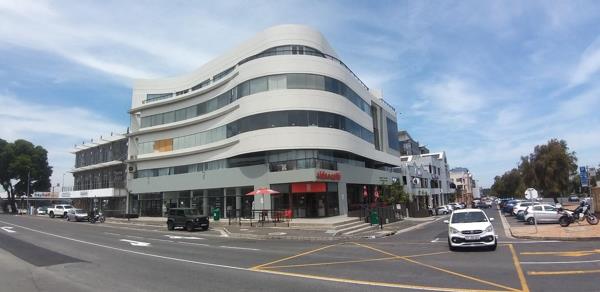 562  m² Office Space