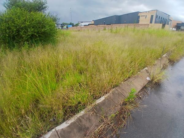 1 230 m² Land