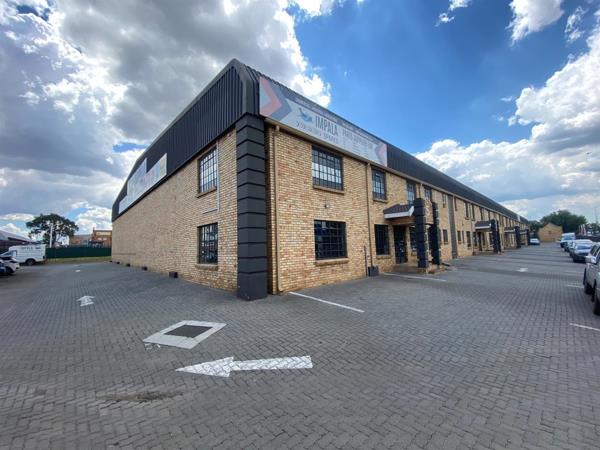 744  m² Industrial space