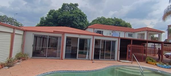 9 Bedroom House