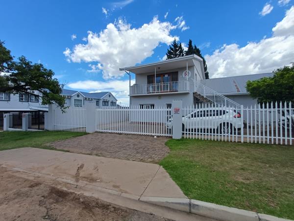 99  m² Commercial space