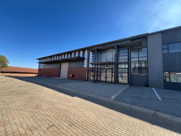 942  m² Industrial space