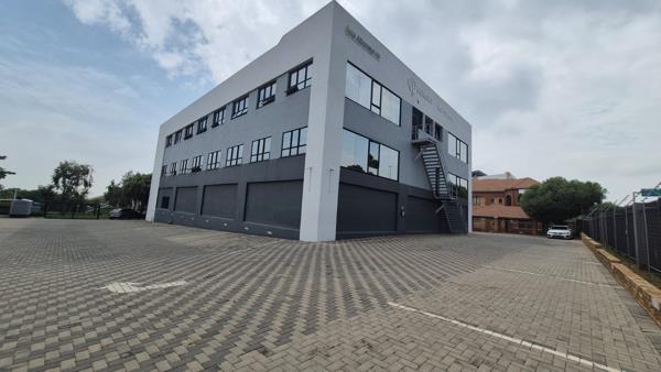 749  m² Commercial space