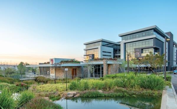 1 329  m² Commercial space