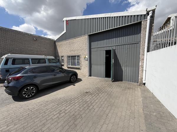 370  m² Industrial space