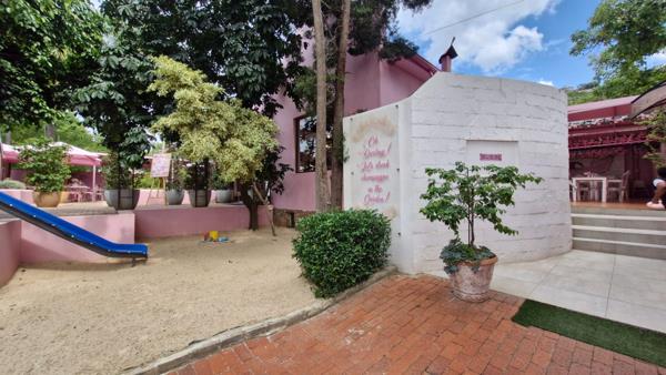 917  m² Commercial space