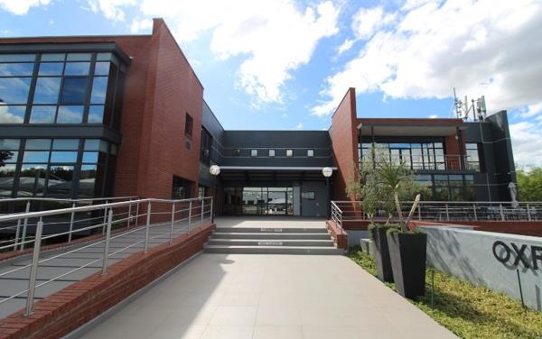 779  m² Commercial space