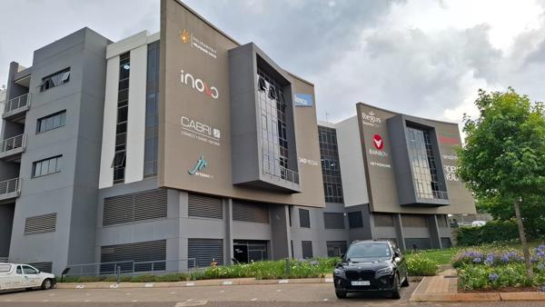 396  m² Office Space