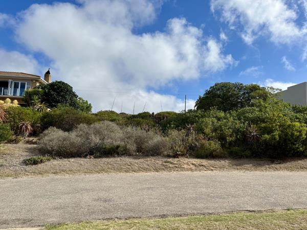 738 m² Land