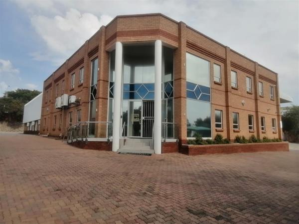 838  m² Industrial space