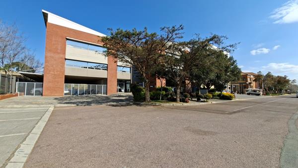 210  m² Office Space