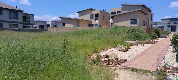 562 m² Land