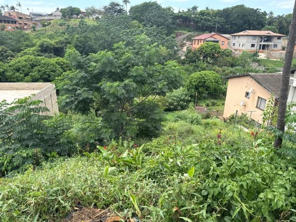 1 105 m² Land