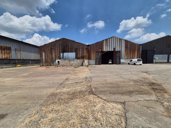 3 800  m² Industrial space
