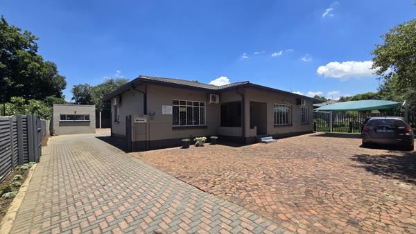 200  m² Commercial space