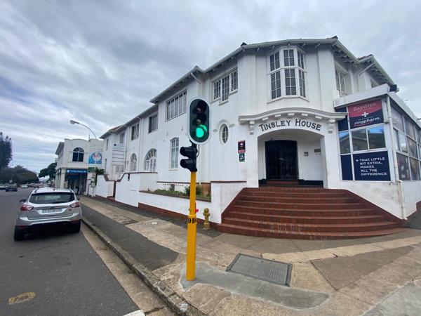 76  m² Commercial space