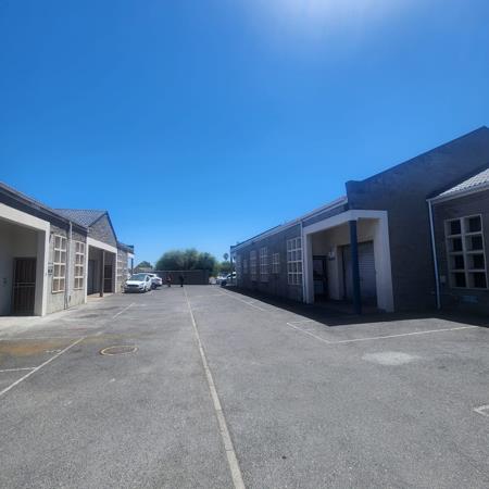 76  m² Industrial space