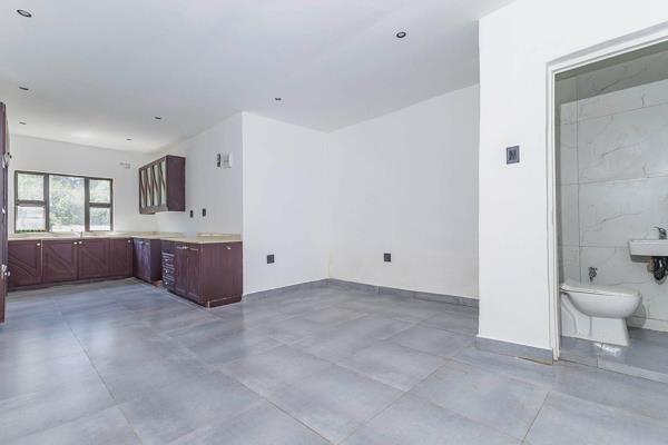 6 Bedroom House