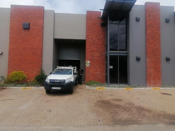 302  m² Industrial space