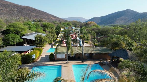 2 000  m² Commercial space