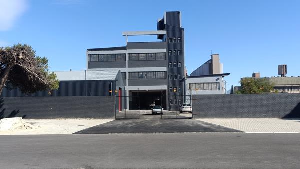 2 000  m² Industrial space