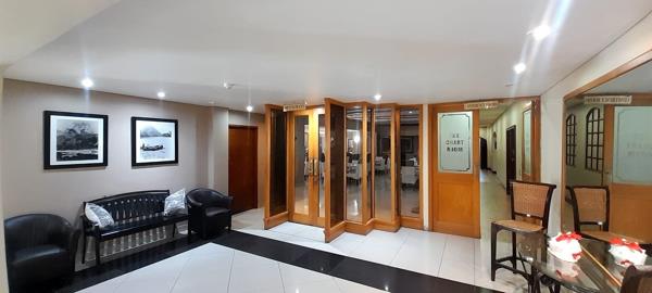 701  m² Commercial space