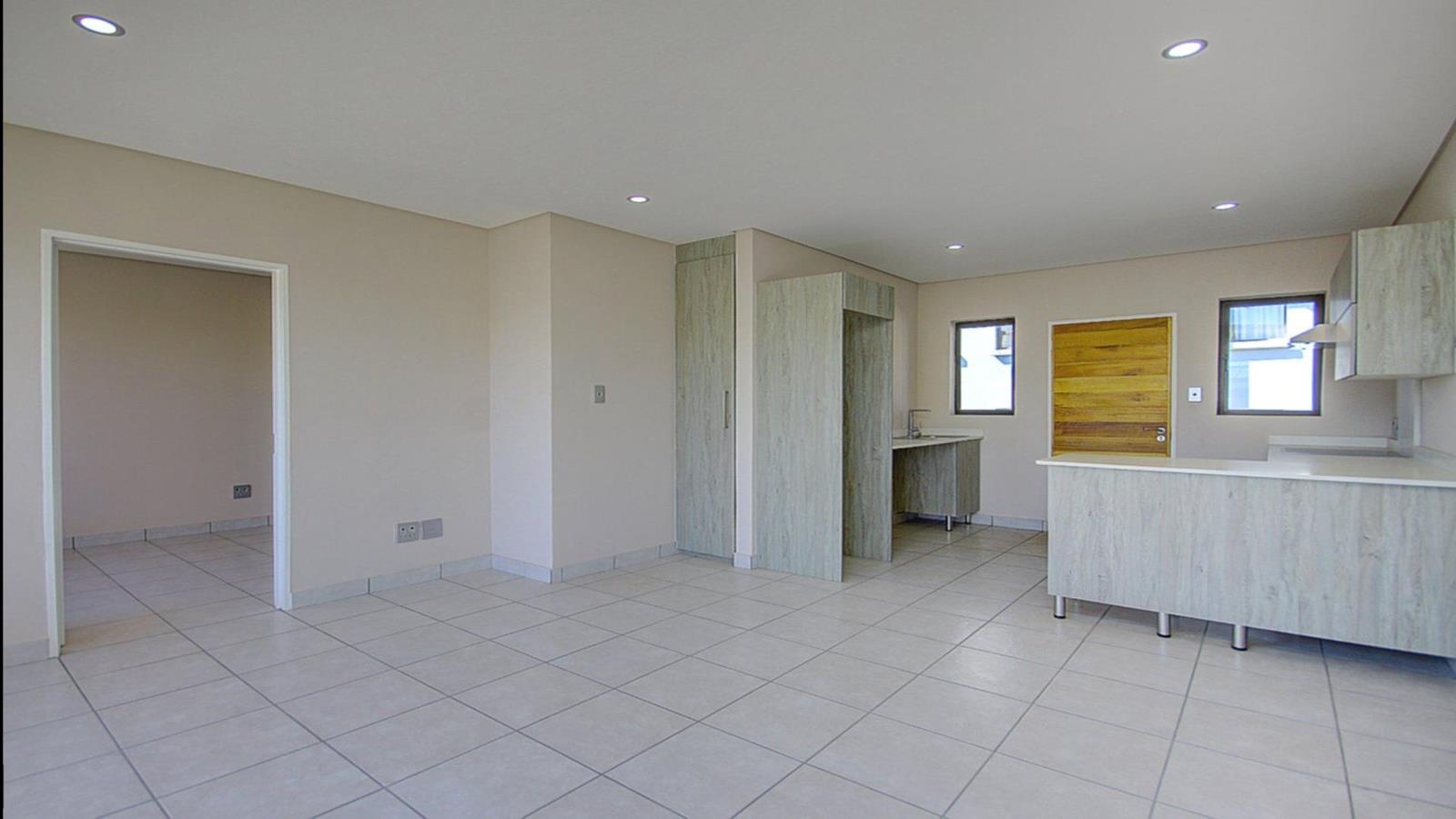 Apartment in Northcliff, Risidale, Johannesburg Ward 88 - View 2