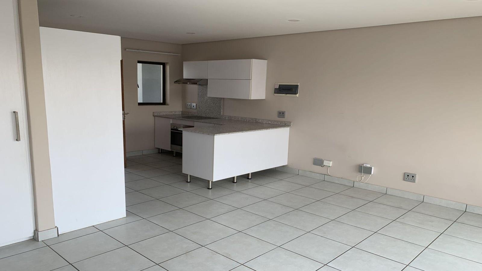 Apartment in Northcliff, Risidale, Johannesburg Ward 88 - View 4