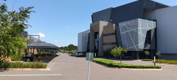 22 095  m² Commercial space