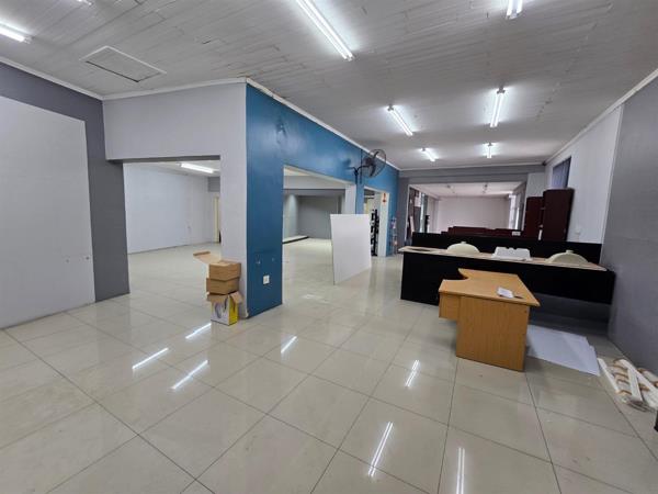 690  m² Industrial space