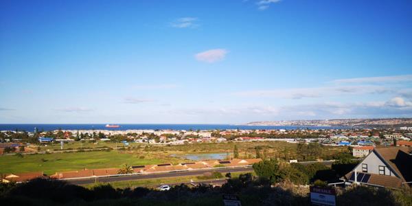 1 496 m² Land