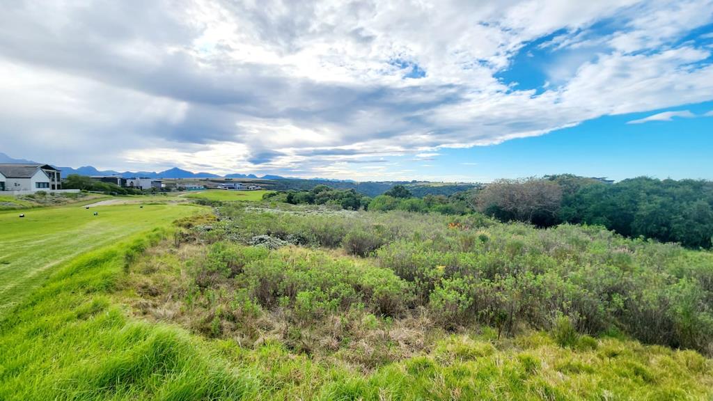 733 m² Land