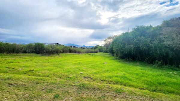 733 m² Land