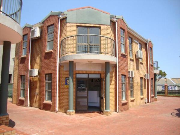 112  m² Commercial space