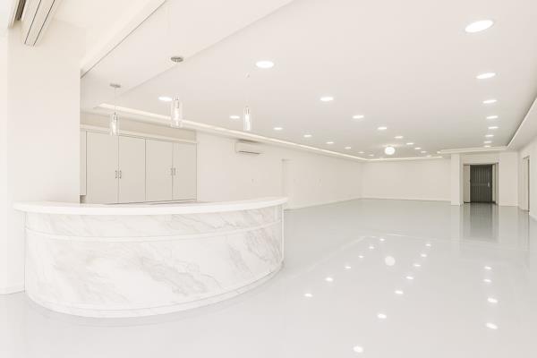 180  m² Commercial space