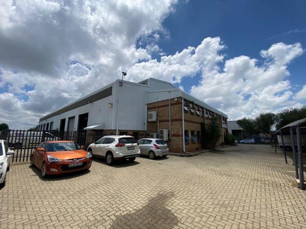 1 700  m² Industrial space