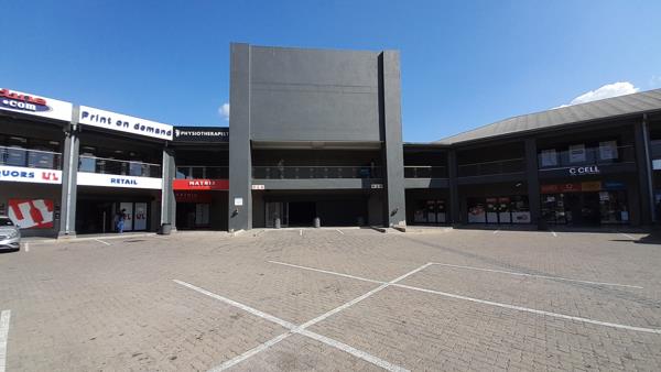 1 521  m² Retail Space