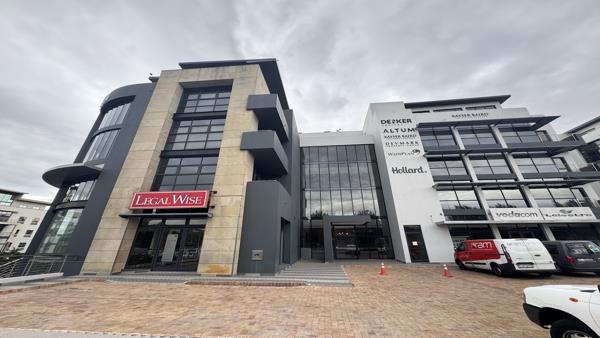 632  m² Commercial space