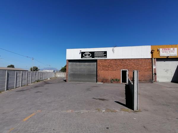 310  m² Industrial space